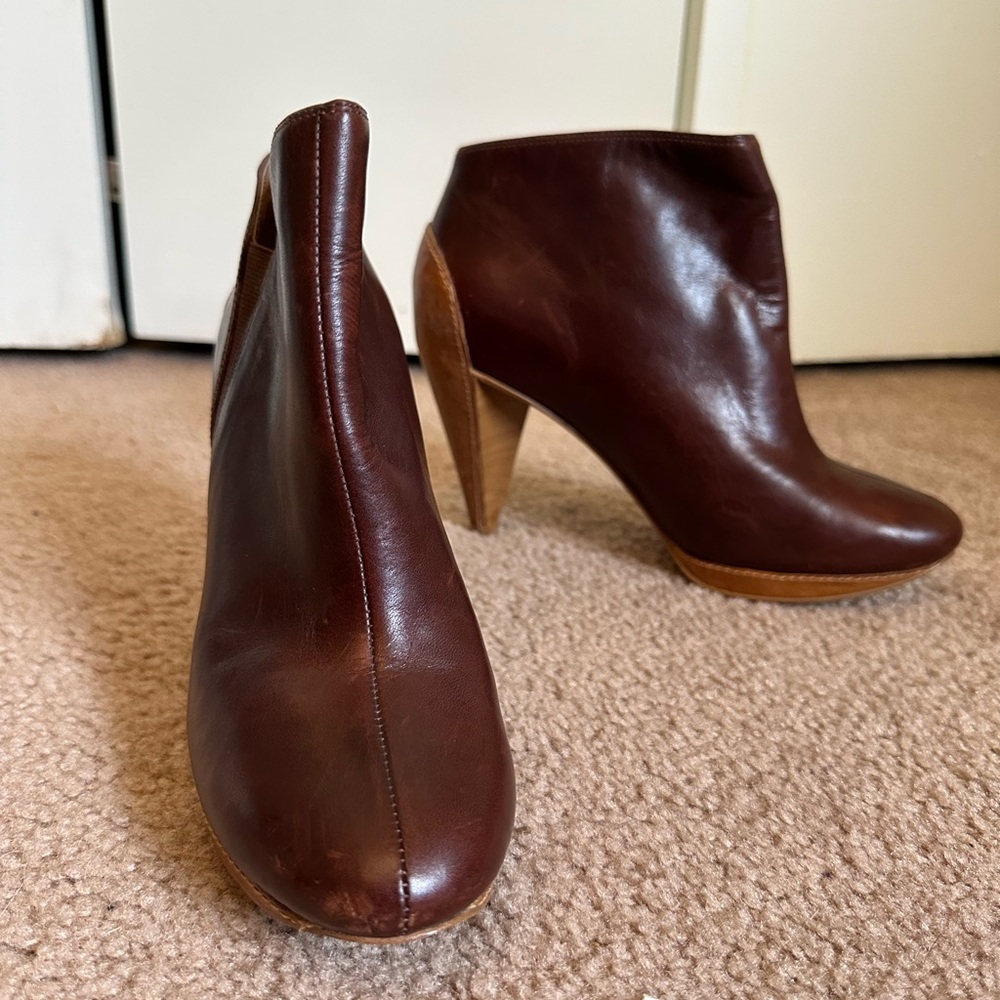 Fossil ankle boots